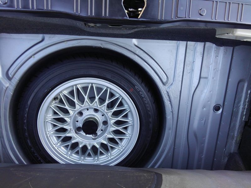 1987 BMW M3 E30 coupe spare tyre 1