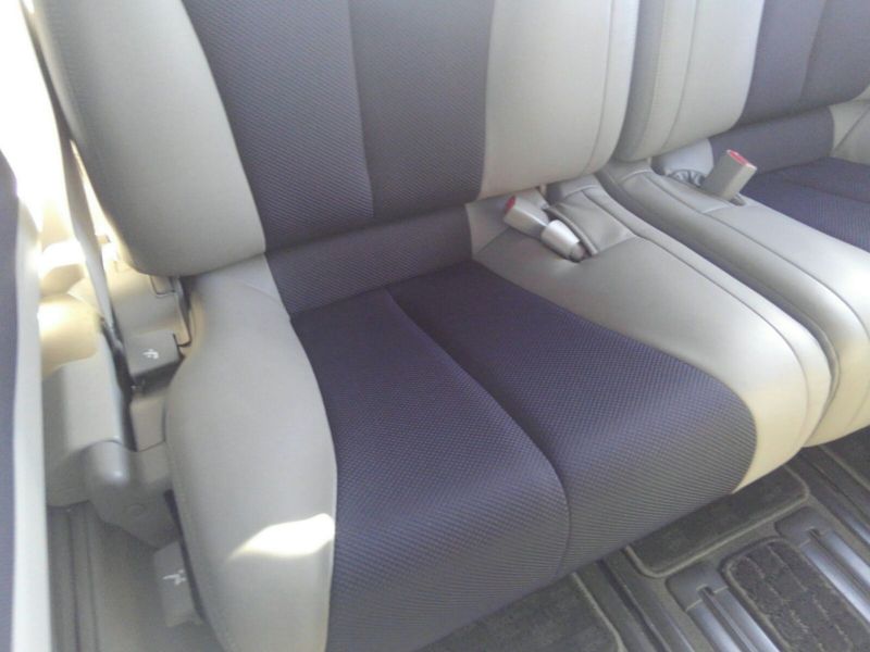 2003 Nissan Elgrand E51 Highway Star 2WD seat closeup