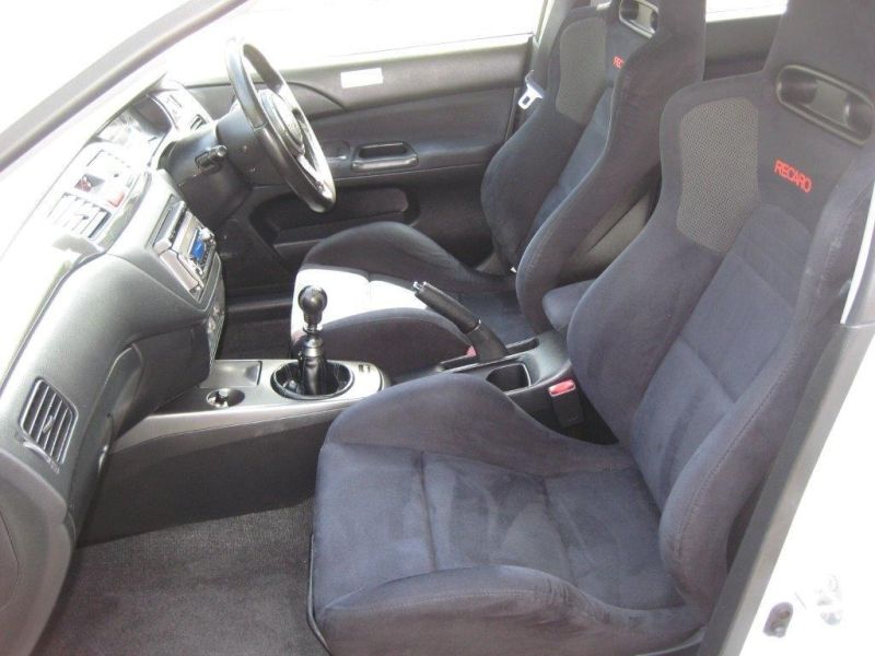 2004 Mitsubishi Lancer EVO 8 GSR white interior