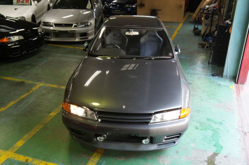 grey aug 1992 r32 GTR front at Japan GTR Specialist