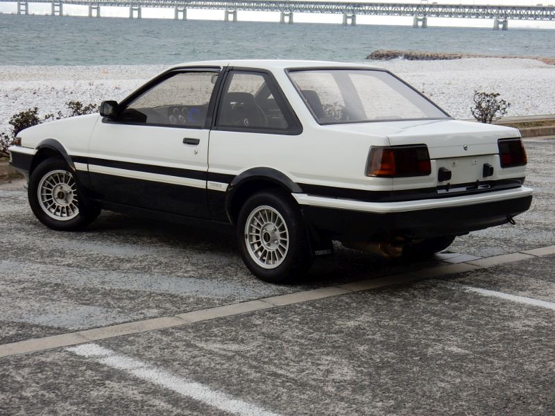 1985 Toyota Sprinter Treuno AE86 GT APEX rear