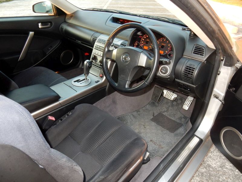 2003 Nissan Skyline V35 350GT coupe interior