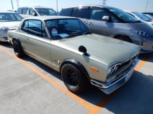 Hakosuka 1971 Nissan Skyline KGC10 coupe right front