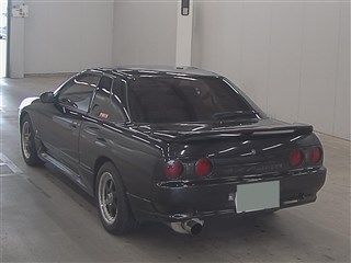 1990 Nissan Skyline R32 GTS-t auction rear