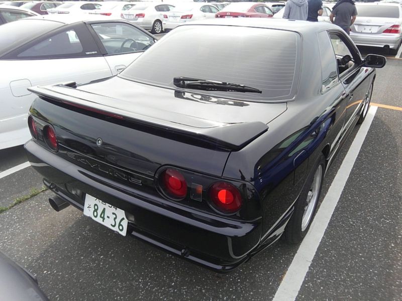 1990 Nissan Skyline R32 GTS-t right rear