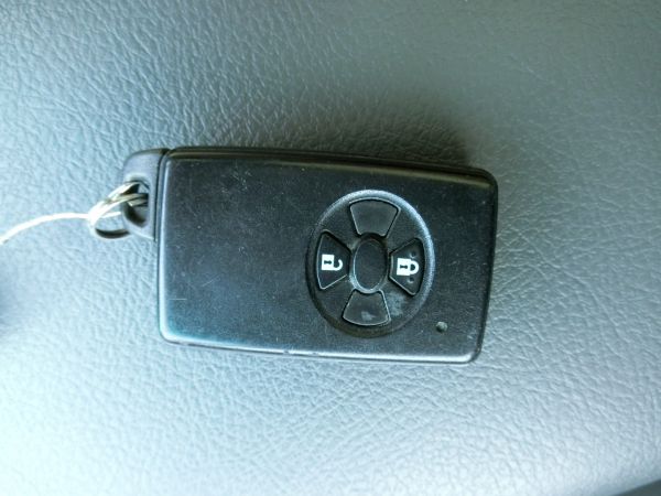 2011 Toyota Mark X Zio 350G Wagon remote control key