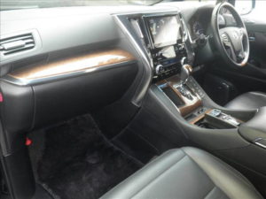 2015 Alphard Executive Lounge interior