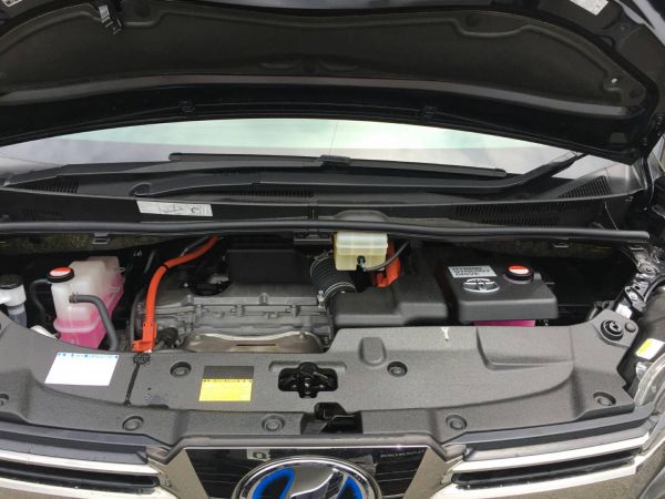 2015 Toyota Vellfire Hybrid ZR 30 Series engine