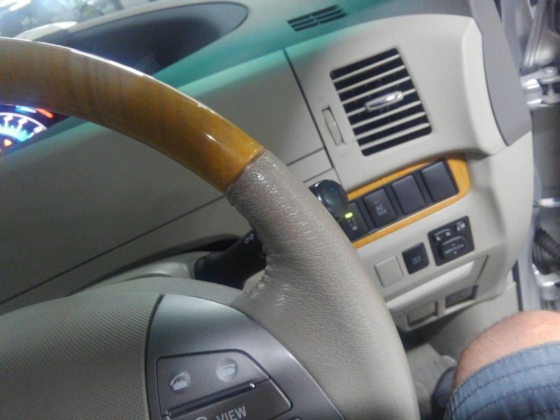 2008 Toyota Estima 4WD 7 seater steering wheel