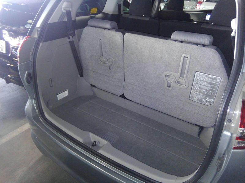2008 Toyota Estima Areas S 2WD 8 seater interior 5