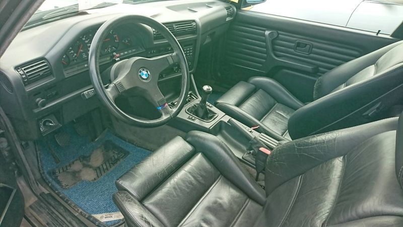 1988 BMW E30 M3 interior