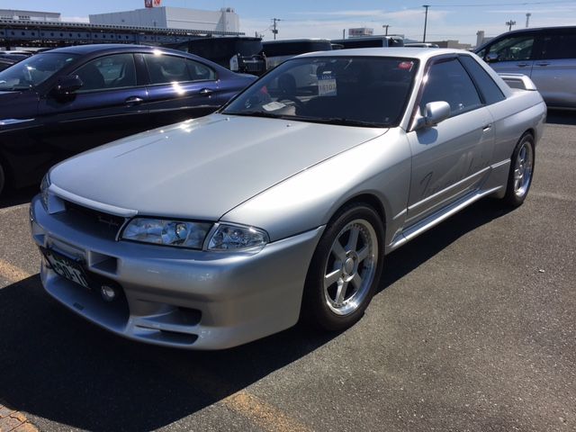 1994 Nissan Skyline R32 GT-R Tommy Kaira Special Edition left front