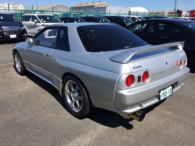 1994 Nissan Skyline R32 GT-R Tommy Kaira Special Edition left rear