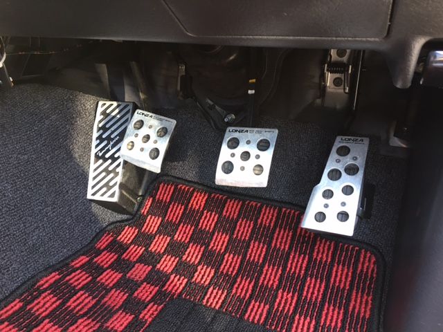 1994 Nissan Skyline R32 GT-R Tommy Kaira Special Edition pedals 2