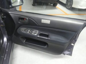 2004 Mitsubishi Lancer EVO 8 MR right door interior
