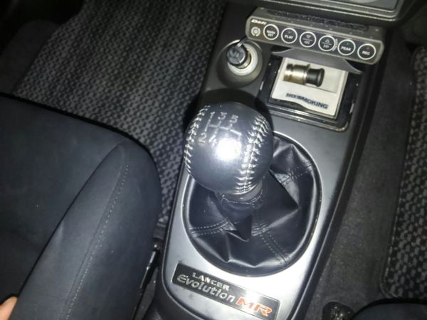 2004 Mitsubishi Lancer EVO 8 MR shift knob