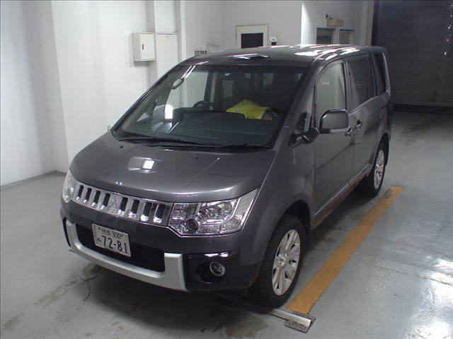 2014 Mitsubishi Delica D5 petrol CV5W 4WD G Power package auction front