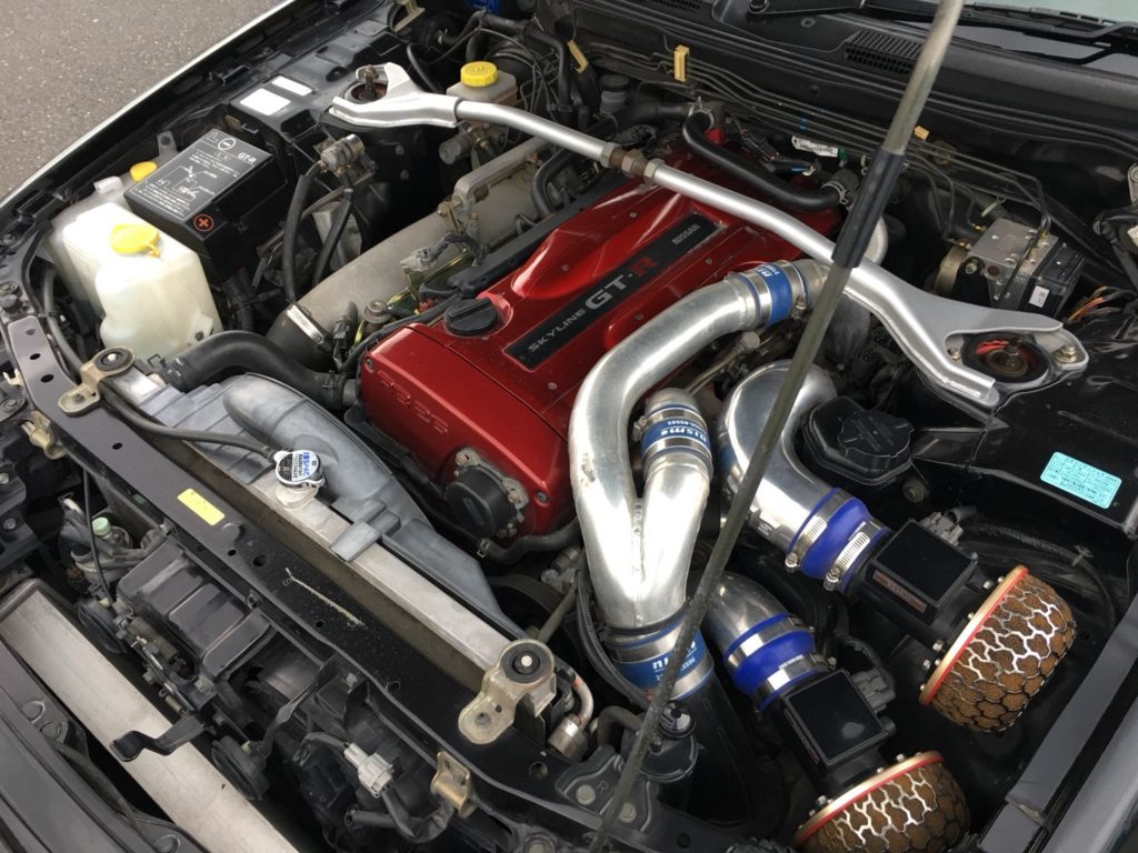 1999 Nissan Skyline R34 GT-R VSpec black engine 2