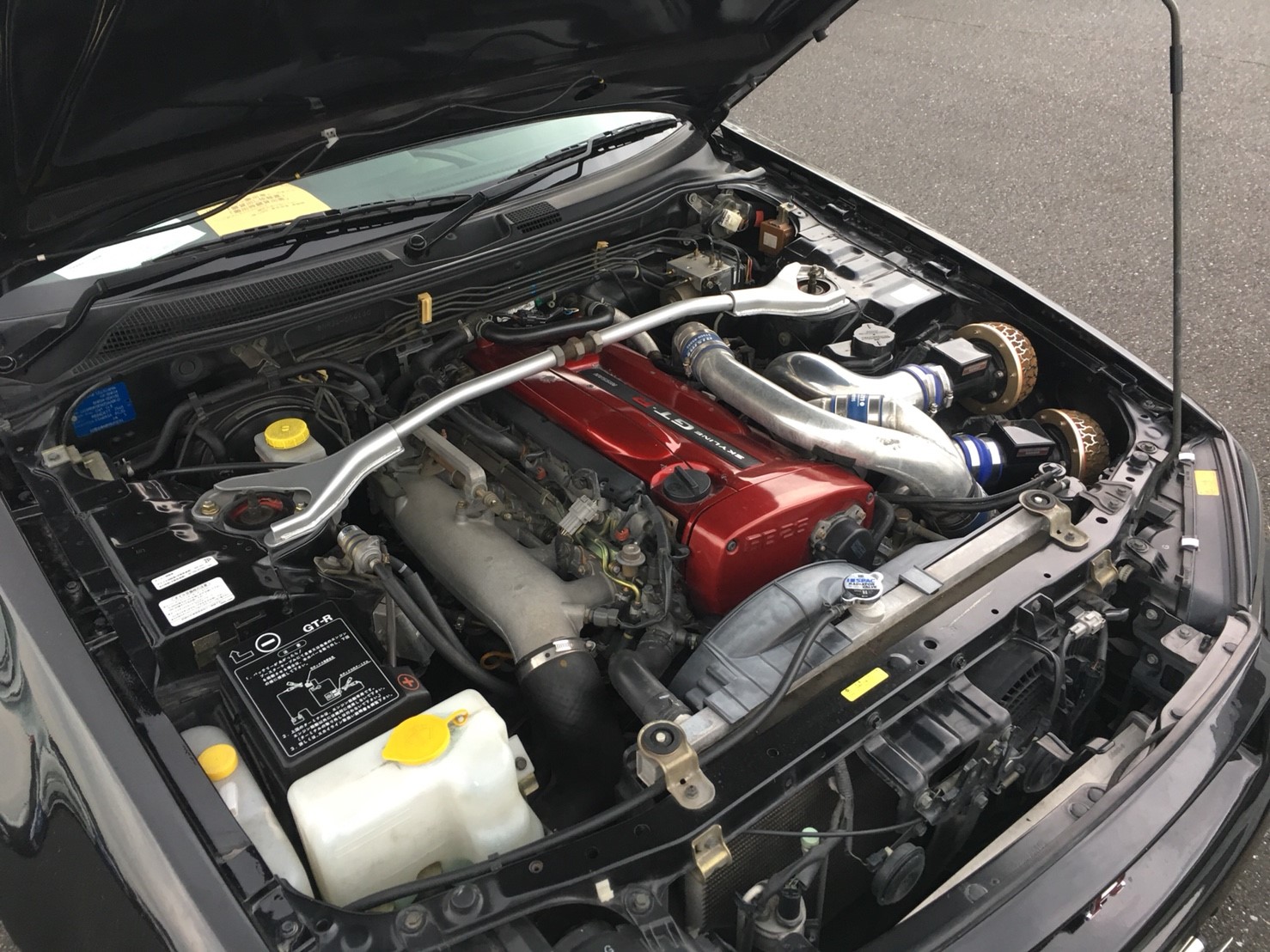 1999 Nissan Skyline R34 GT-R VSpec black engine 9