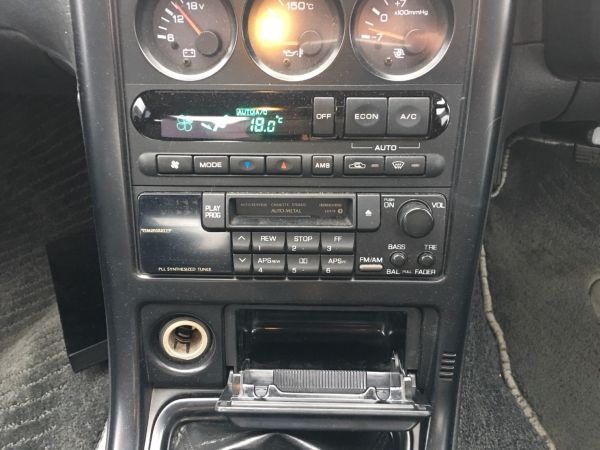 1990 Nissan Skyline R32 GT-R gauges