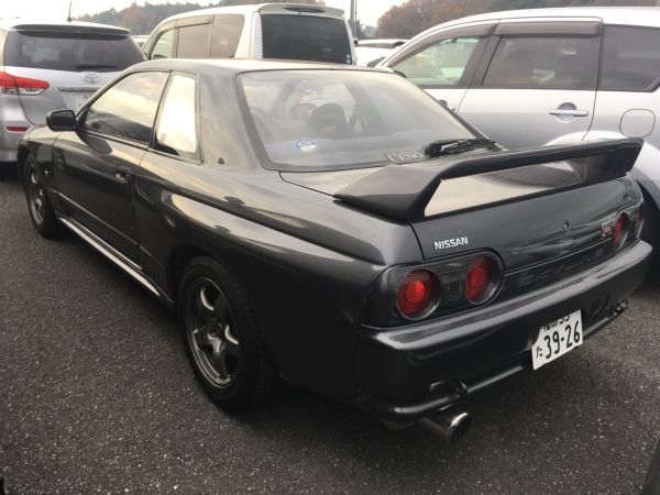 1990 Nissan Skyline R32 GT-R left rear