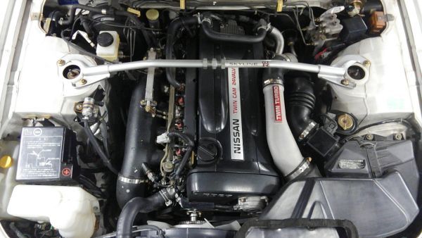 1995 Nissan Skyline R33 GTR VSpec engine