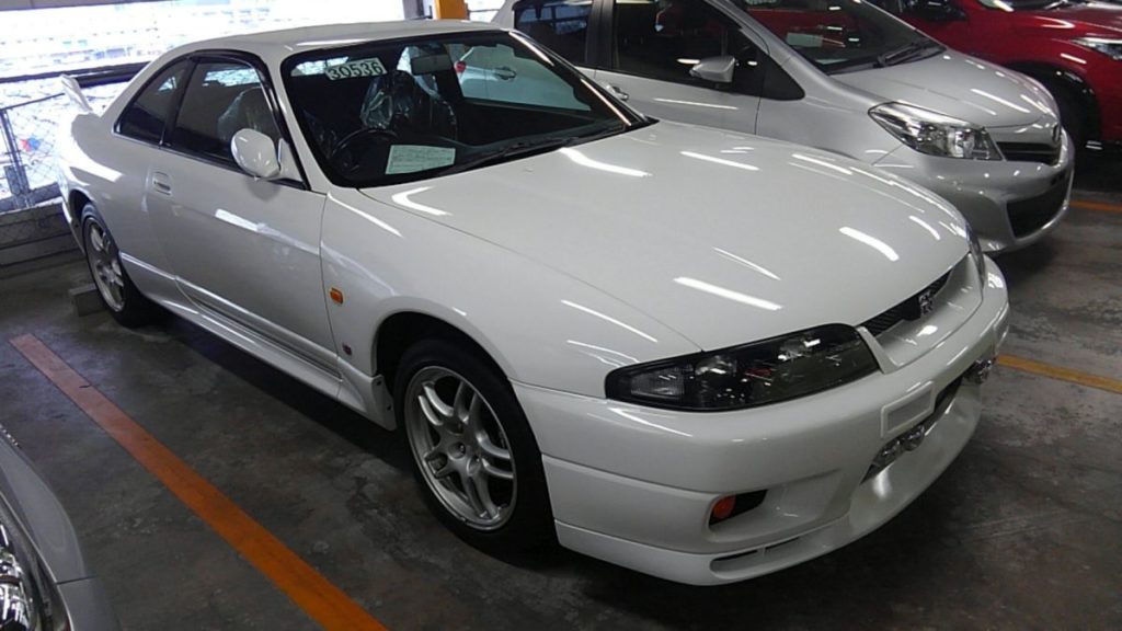 1995 Nissan Skyline R33 GTR VSpec right front