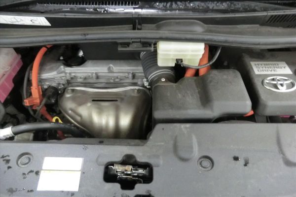 2015 Toyota Alphard Hybrid G Package 4WD 2.5L engine
