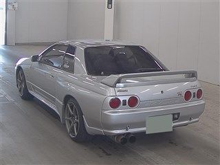 1994 Nissan Skyline R32 GTR VSpec II auction rear