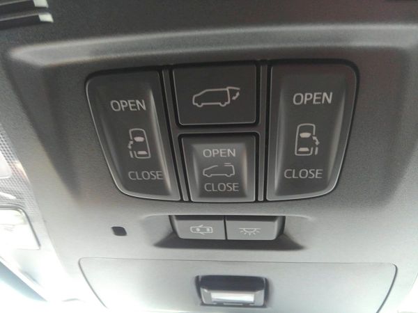 2015 Toyota Alphard HYBRID Executive Lounge 4WD 2.5L powerslide doors