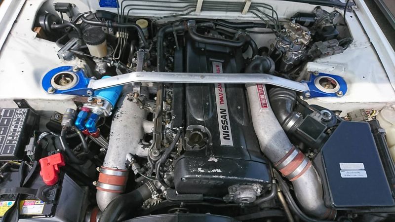 1994 Nissan Skyline R32 GT-R engine 2
