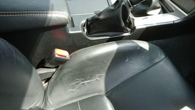 2002 Nissan Skyline R34 GTR MSpec seat damage