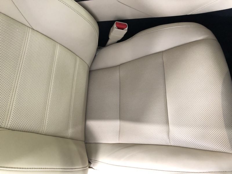 2017 Toyota Alphard Hybrid Executive Lounge leather seat