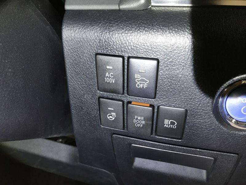 2015 Toyota Alphard Hybrid Executive Lounge option switches