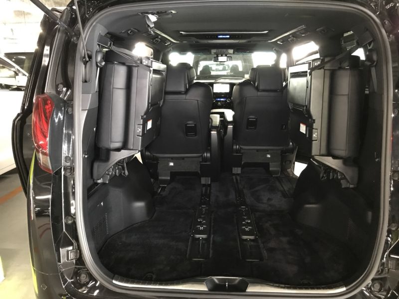 2015 Toyota Alphard Hybrid Executive Lounge rear tailgate space
