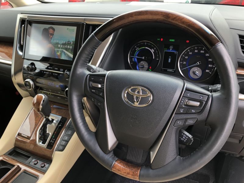 2015 Toyota Alphard Hybrid Executive Lounge steering wheel