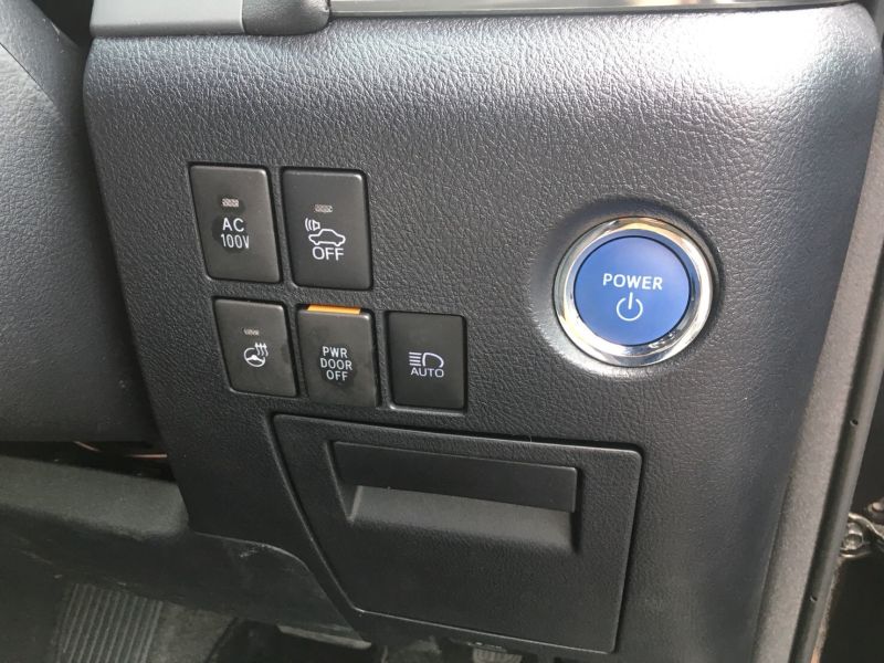 2015 Toyota Vellfire Hybrid Executive Lounge engine push start button