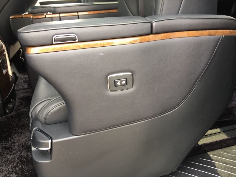 2015 Toyota Vellfire Hybrid Executive Lounge power seat button