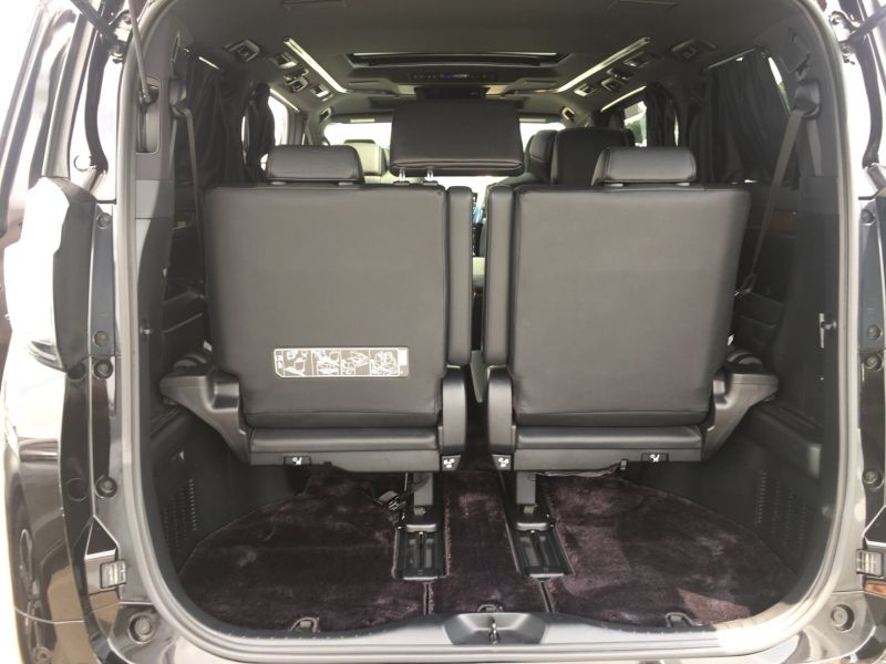 2015 Toyota Vellfire Hybrid Executive Lounge rear hatch