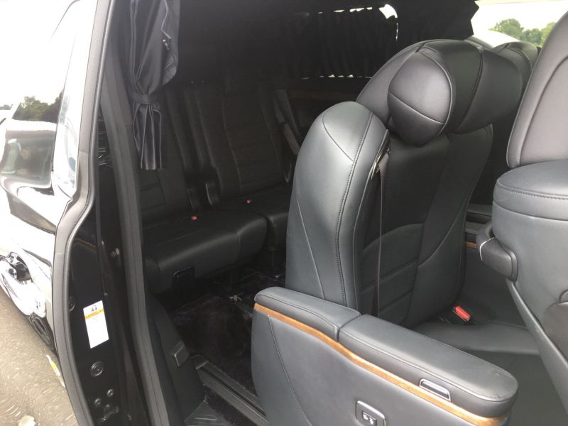 2015 Toyota Vellfire Hybrid Executive Lounge rear seat entry
