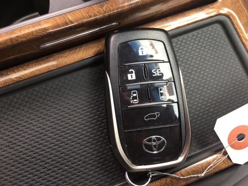 2015 Toyota Vellfire Hybrid Executive Lounge remote key