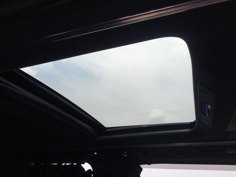 2015 Toyota Vellfire Hybrid Executive Lounge sunroof 2