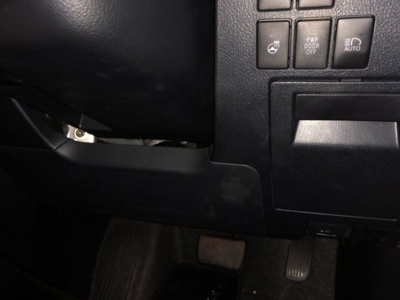 2016 Toyota Alphard Hybrid Executive Lounge controls