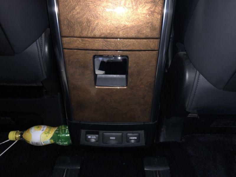 2016 Toyota Alphard Hybrid Executive Lounge rear console