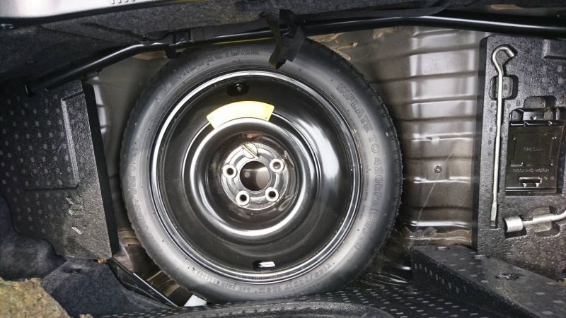 1999 R34 GTR VSpec Midnight Purple II LV4 spare wheel