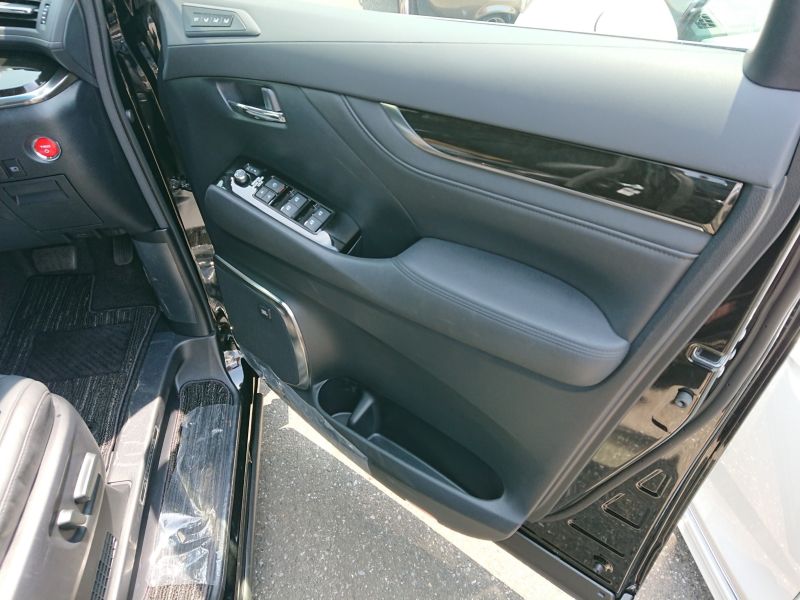 2017 Toyota Alphard Hybrid SR C Package drivers door
