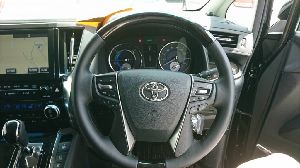 2017 Toyota Alphard Hybrid SR C Package steering wheel 2