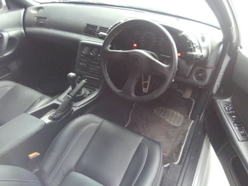 1992 Nissan Skyline R32 GTR interior