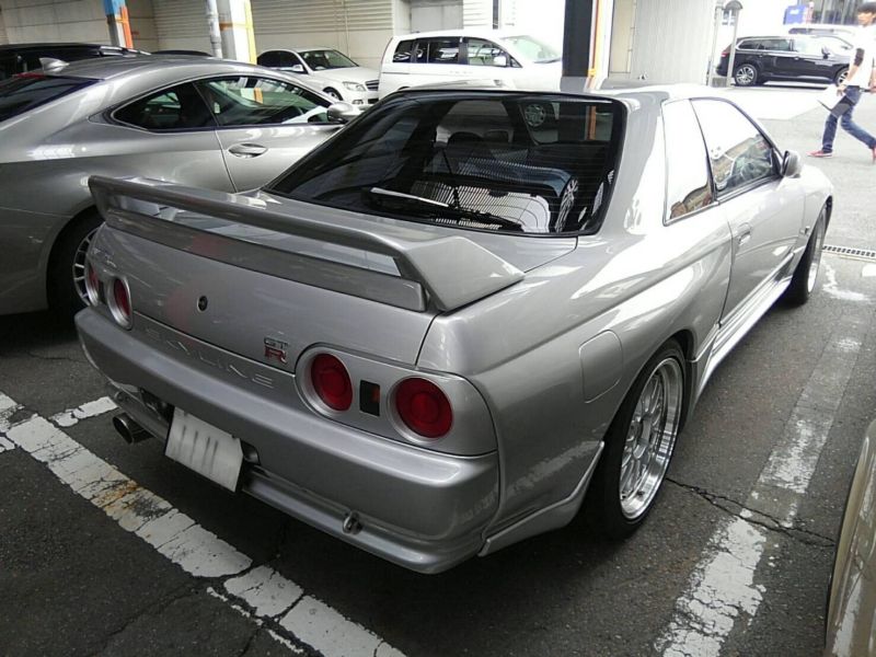 1992 Nissan Skyline R32 GTR right rear