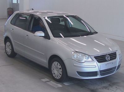 VW Polo front